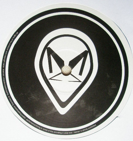 Deep In The Eyes / Turf War by Kryptic Minds & Leon Switch - 12", UK. 2004. Electronic/Drum n Bass Near Mint (NM or M-) Very Good Plus (VG+) - vinyl For Sale in Nottingham. - 4